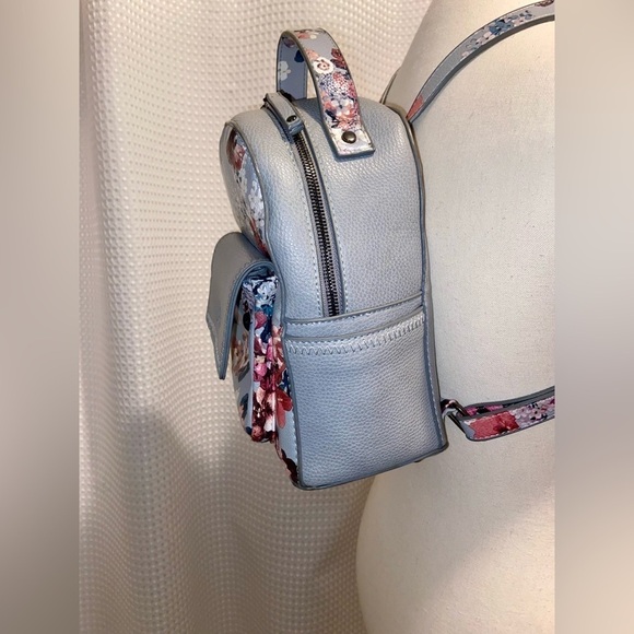 Women’s CELINE DION light‎ gray floral backpack - Picture 3 of 16